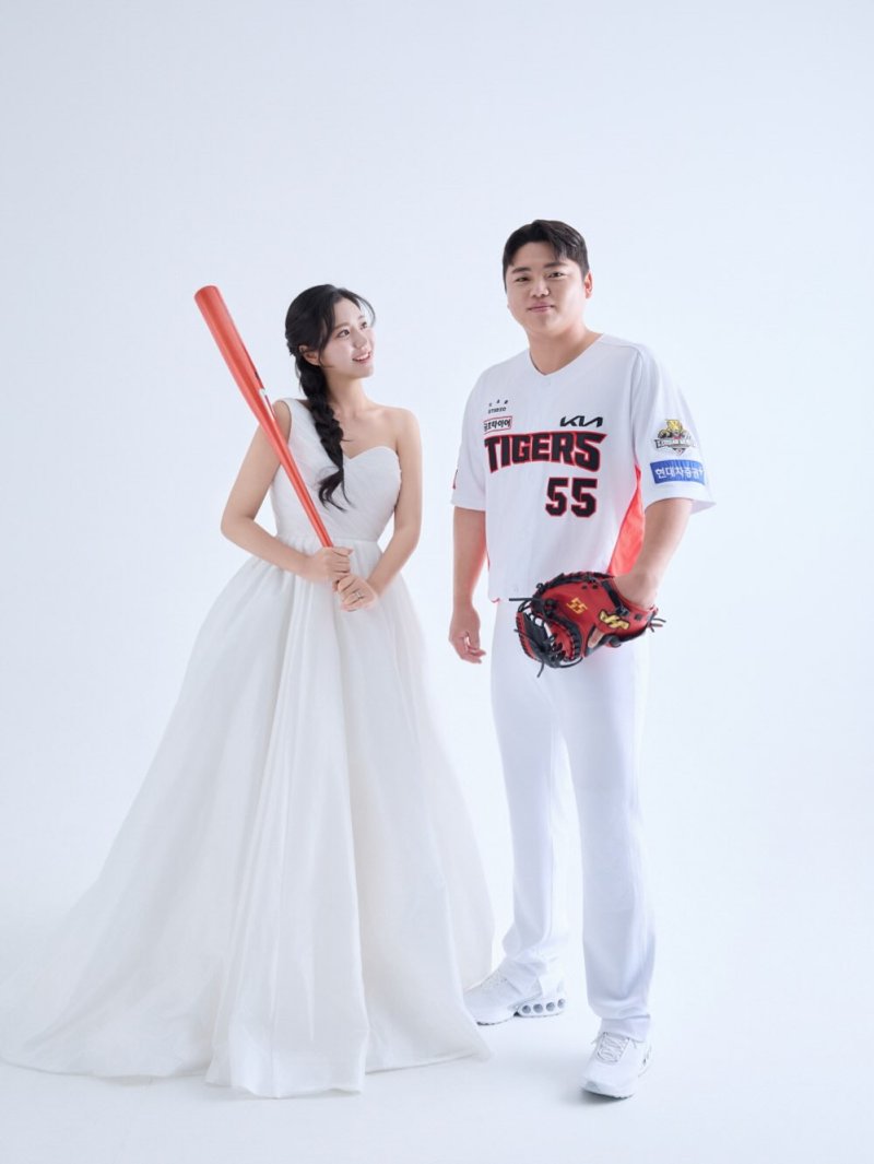 "양의지&middot;강민호도 20대에 해냈다" 이범호의 독한 애정, 눈물 쏟은 '새신랑' 한준수를 깨울까