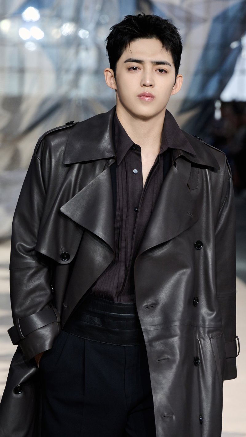 세븐틴 에스쿱스, 이탈리아 밀라노에서 패션쇼 피날레 장식