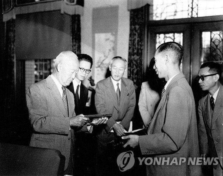 이승만 대통령-전국 검찰청장 접견 (출처=연합뉴스)