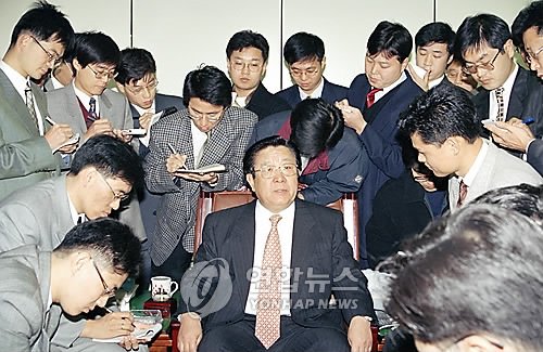 101800-안강민 대검 중수부장 수사브리핑 (출처=연합뉴스)