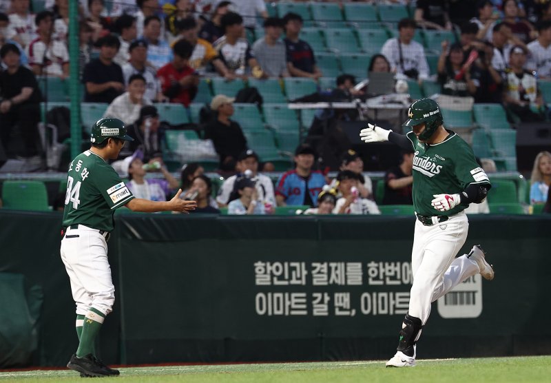 SSG 랜더스 류효승(오른쪽). 2025.9.5/뉴스1 ⓒ News1 김성진 기자