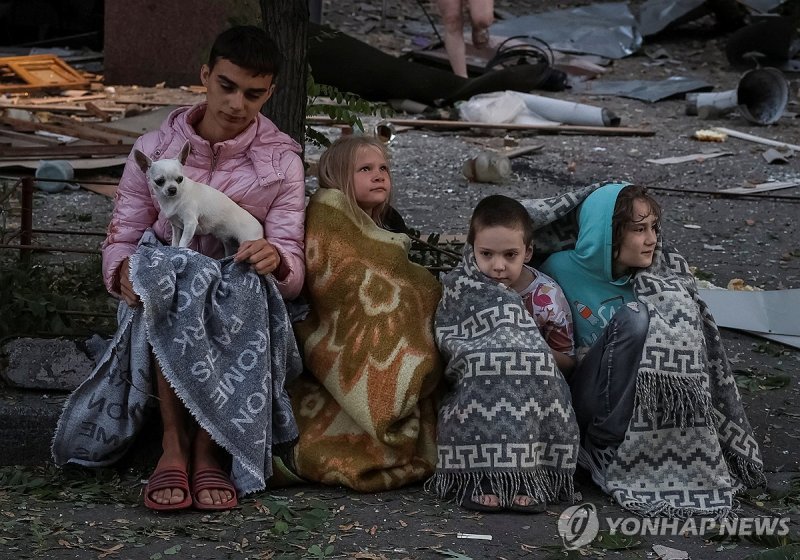 전쟁으로 고통받는 우크라이나 주민들 (출처=연합뉴스)