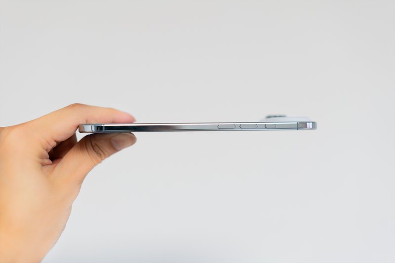 5.6㎜ 얇은 디자인을 자랑하는 '아이폰 에어'. 뉴스1