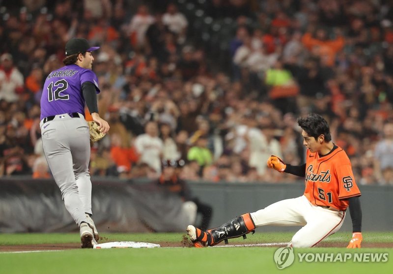 이정후의 시즌 12번째 3루타 (출처=연합뉴스)