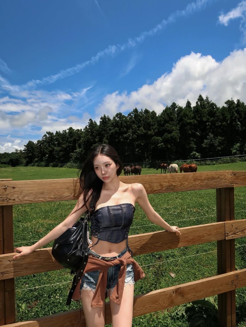 [서울=뉴시스] 모델 겸 인플루언서 이예닮. (사진=인스타그램 캡처) *재판매 및 DB 금지