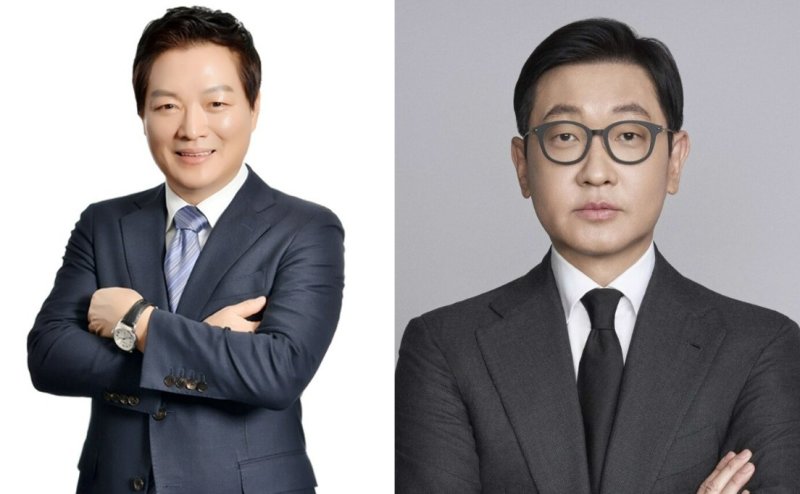 박주형 ㈜신세계·신세계센트럴 대표이사(왼쪽)와 문성욱 신세계라이브쇼핑·시그나이트 대표. (신세계그룹 제공).