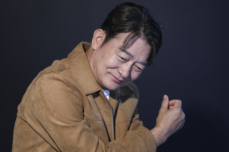 [인터뷰]"신인배우 조성하입니다"…예순살 청춘