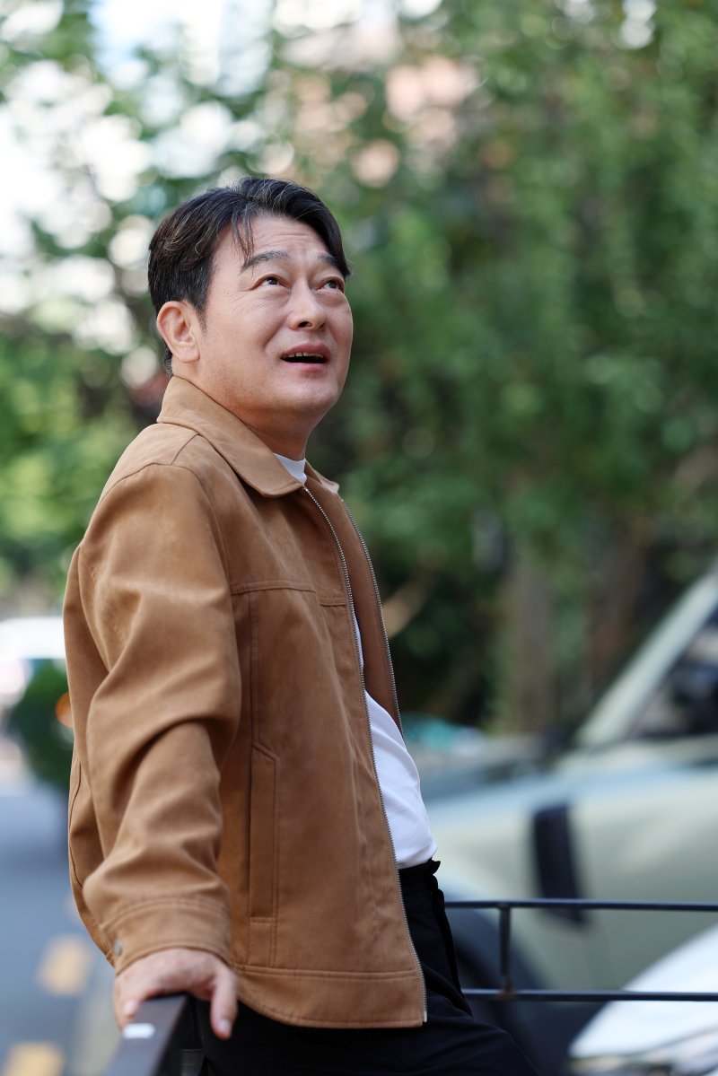 [인터뷰]"신인배우 조성하입니다"…예순살 청춘