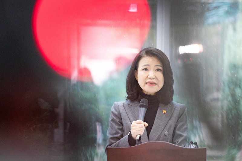 이진숙 방송통신위원장이 28일 서울 여의도 국회 소통관에서 기자회견을 열고 방송미디어통신위원회 설치법 통과에 따른 입장을 밝히고 있다. 2025.9.28/뉴스1 ⓒ News1 유승관 기자