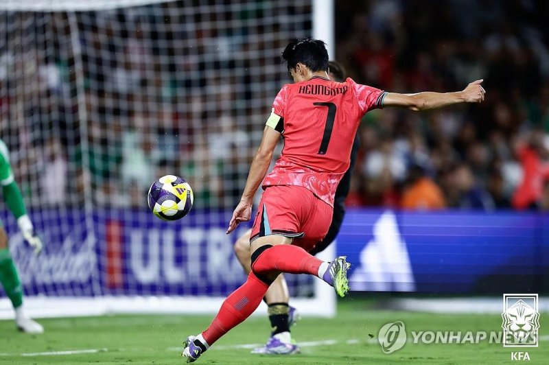 최근 국가대표팀에서의 득점까지 고려하면 손흥민의 연속골 기록은 더욱 길어진다. EPL 득점왕 시절 이후 최고의 컨디션이라는 이야기가 나오는 이유다. KFA 제공