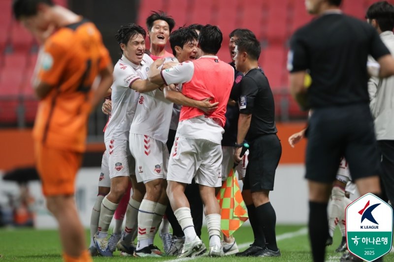 [서울=뉴시스] 프로축구 K리그1 수원메이저 바카라의 최치웅. (사진=한국프로축구연맹 제공) *재판매 및 DB 금지