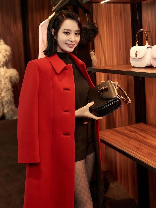 55세 김혜수, 명품보다 빛나는 미모…독보적 아우라 [N샷]