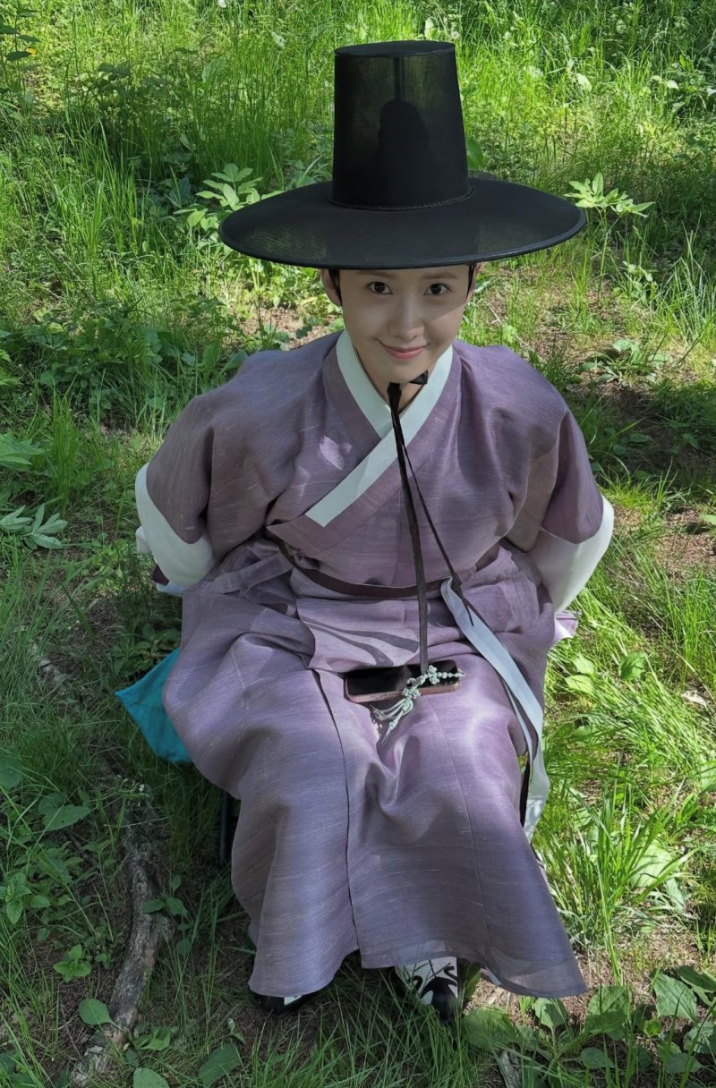 임윤아 완벽 한복 자태…약지에 옥반지 찰칵
