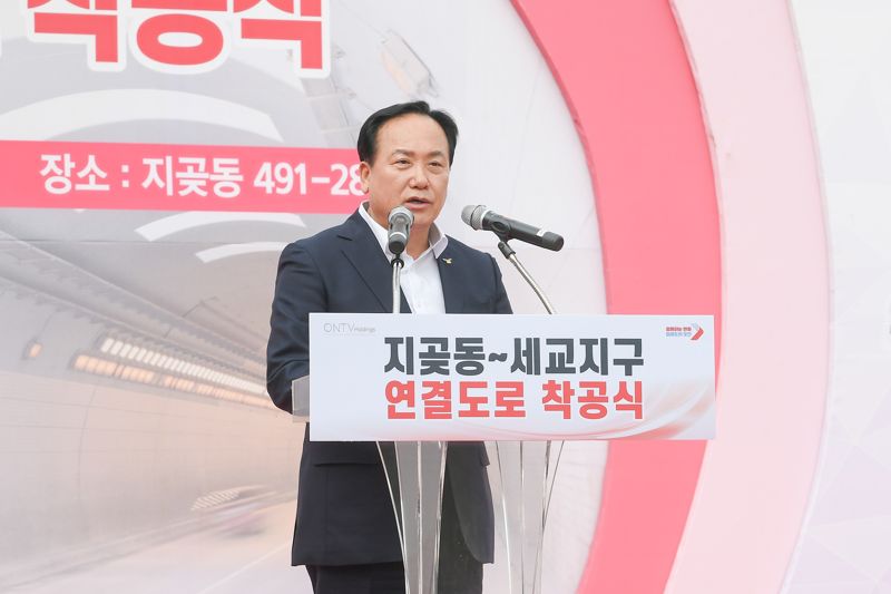 오산 지곶동~세교지구 연결도로 착공식에 참석한 이권재 오산시장. 오산시 제공