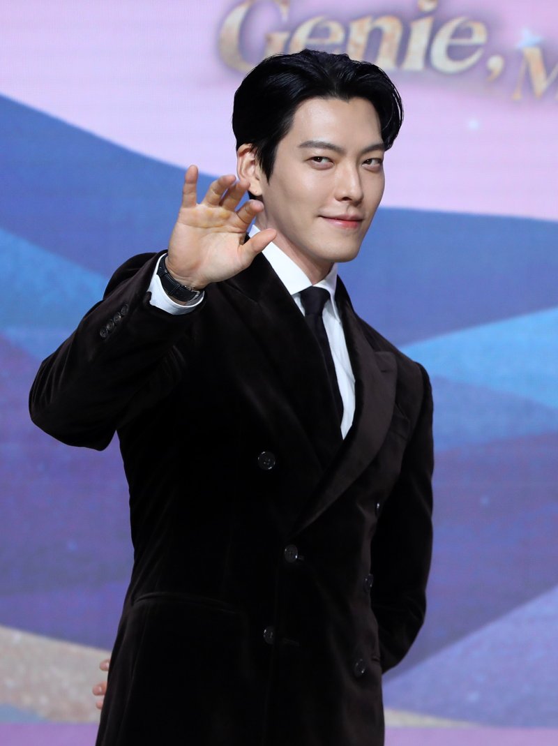 '완벽 비주얼' 김우빈&middot;수지, 9년 만에 '다 이루어질지니'로 호흡 [뉴시스Pic]