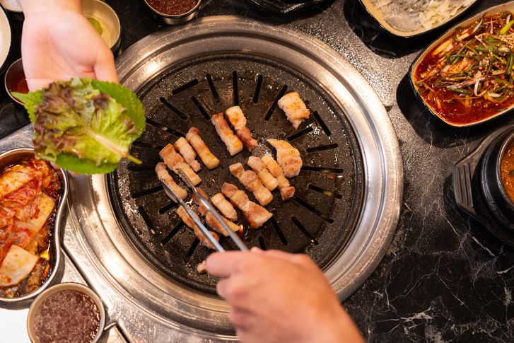 축의금 10만원 낼건데 청첩장 모임 메뉴가… 반전은