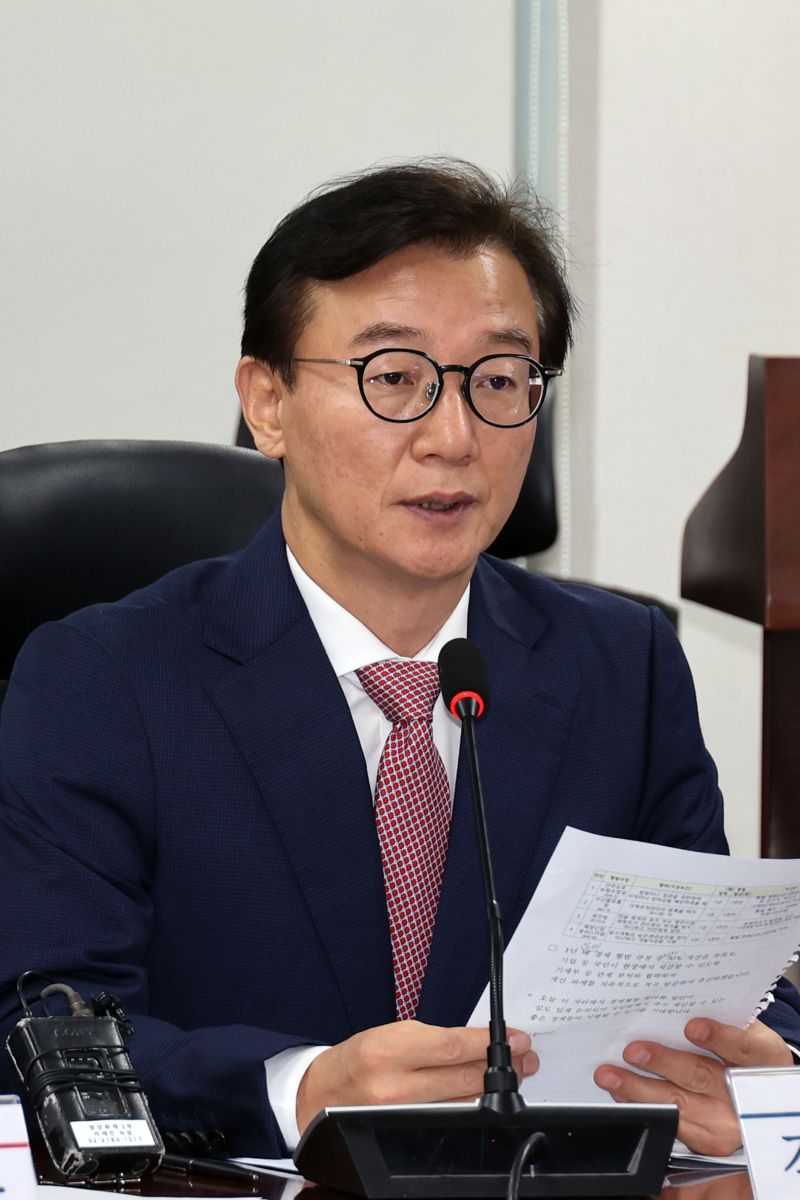 30일 서울 여의도 국회 의원회관에서 열린 경제형벌 민사책임 합리화TF 당정협의에서 전재수 해양수산부 장관이 발언하고 있다. 사진=서동일 기자