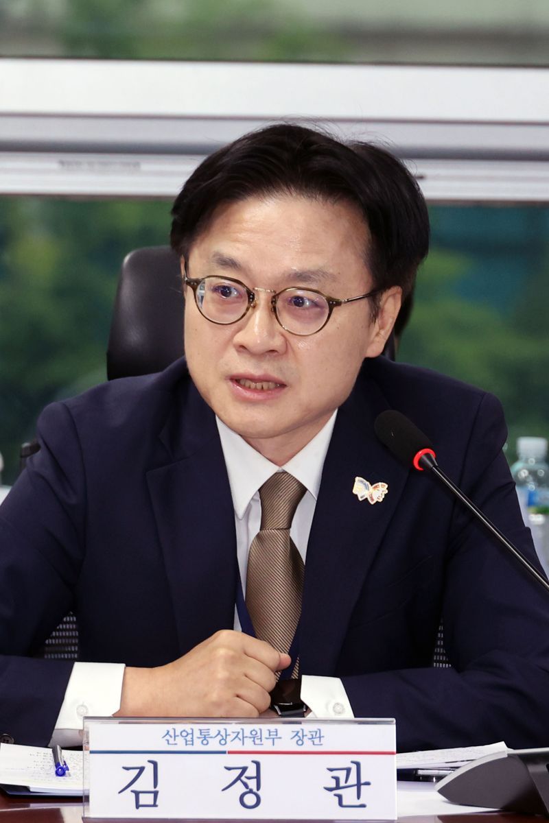 30일 서울 여의도 국회 의원회관에서 열린 경제형벌 민사책임 합리화TF 당정협의에서 김정관 산업통상자원부 장관이 발언하고 있다. 사진=서동일 기자