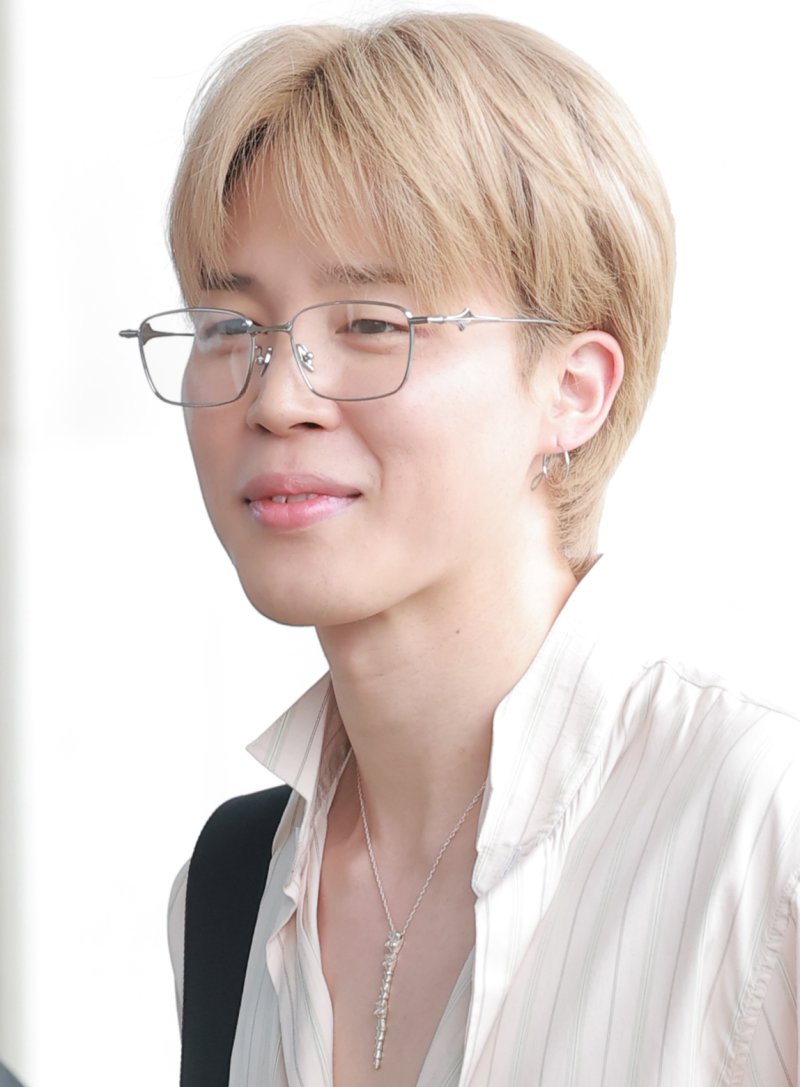 [뉴스1 ★]BTS 지민, 셔츠 풀어헤친 햇살왕자…섹시美 나풀나풀