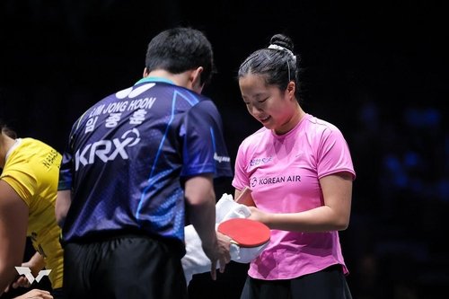 WTT 유럽 스매시 때의 임종훈(왼쪽)과 신유빈 (출처=연합뉴스)