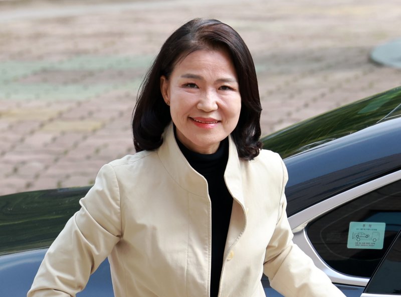 ‘마지막 퇴근길’ 이진숙 의미심장 발언 대한민국 법치는…