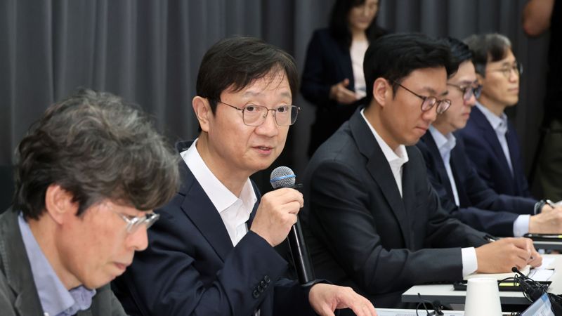 금융감독원장-가상자산사업자 CEO 간담회가 30일 오후 서울 서초구 드림플러스에서 열려 이찬진 금융감독원장이 발언을 하고 있다. 사진=서동일 기자