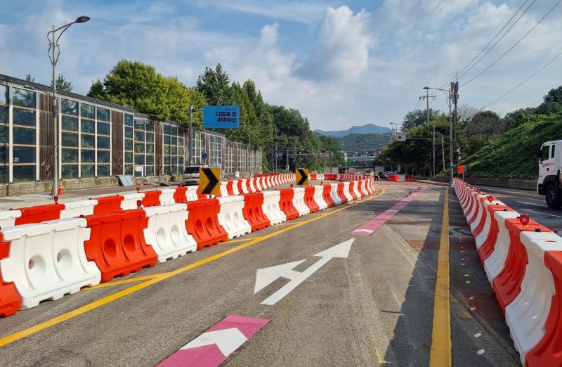 '신안산선 복선전철 공사 붕괴 사고' 구간 도로.(광명시 제공)