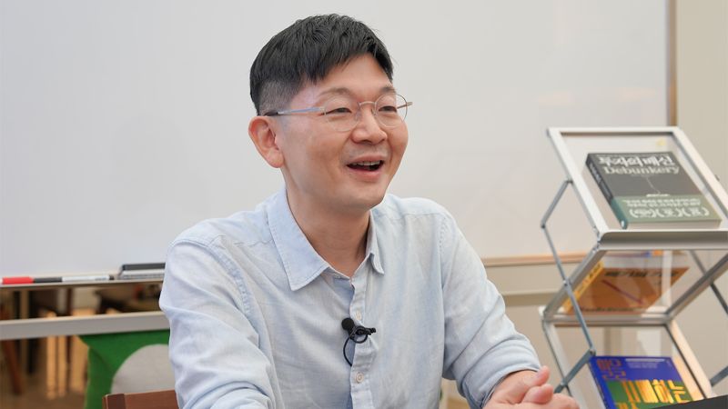 오건영 신한은행 패스파인더 단장이 파이낸셜뉴스 fn인사이트에 출연해 미국 금리인하에 향방에 대해 이야기 하고 있다.