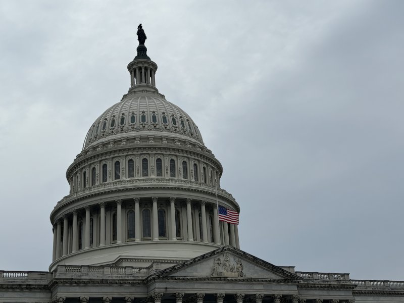 [워싱턴=뉴시스] 사진은 지난해 7월 20일 촬영한 사진으로 먹구름이 드리워진 미국 국회의사당의 모습. 2025.09.30.
