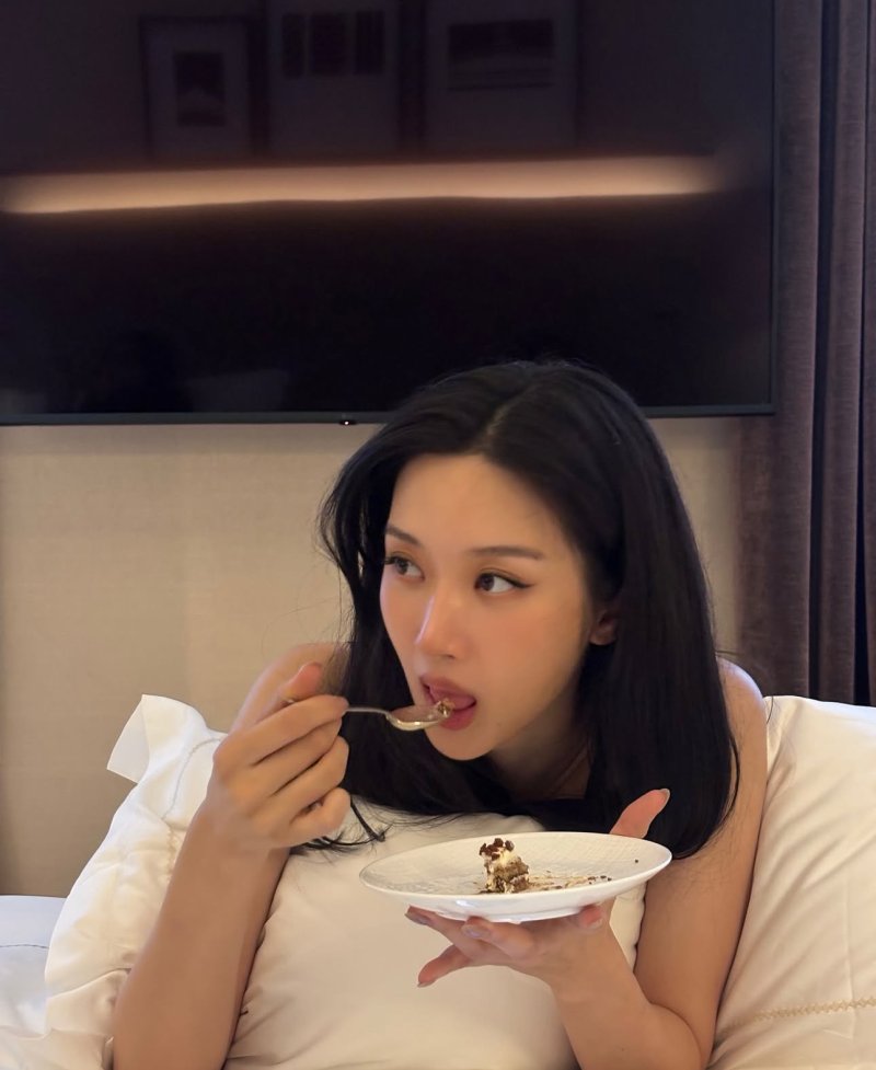 문가영 뚜렷 이목구비…먹는 모습도 예뻐