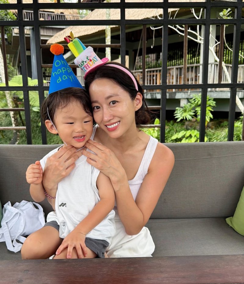 전혜빈, 발리서 아들과 함박웃음 "셋이 돼 다시 온 이곳"