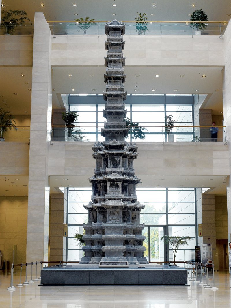 서울 용산구 국립중앙박물관에 있는 경천사 십층석탑. 국립중앙박물관 제공