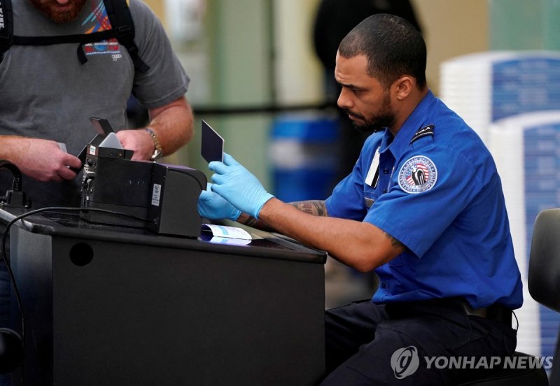 美셧다운에 항공편 결항·지연 가능성…자유의여신상 폐쇄될수도 (출처=연합뉴스)
