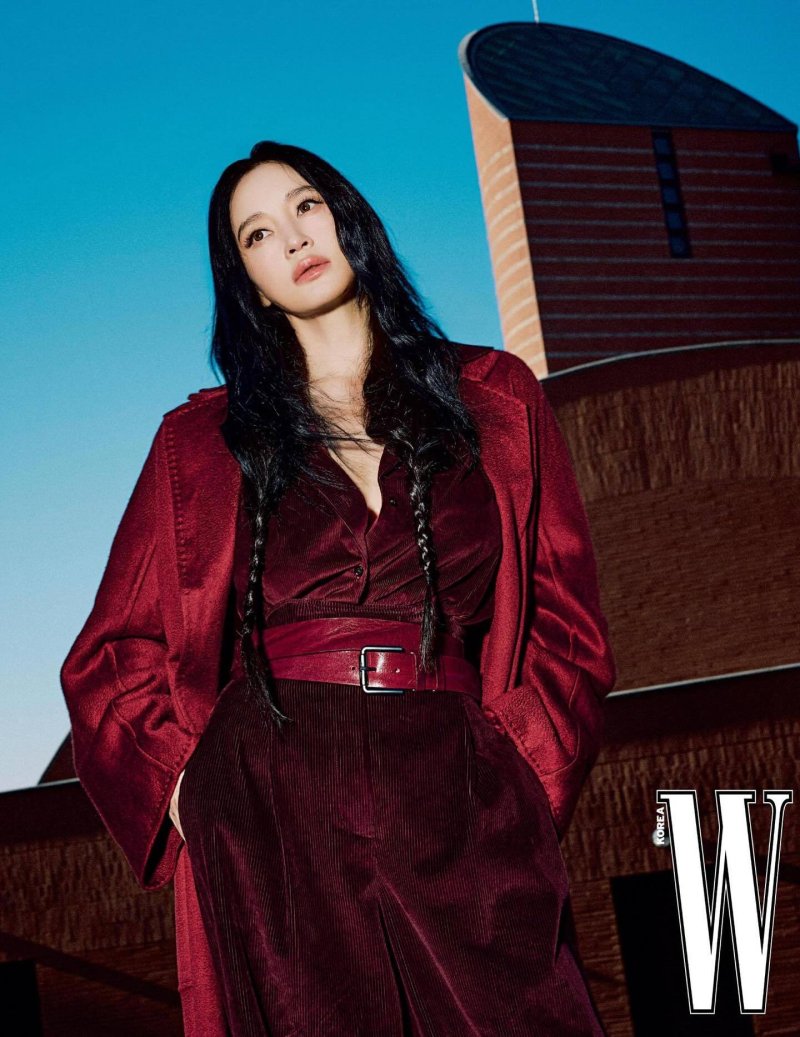 '55세' 김혜수, 나이 도저히 믿기지 않는 미모…완벽 각선미까지 [N샷]