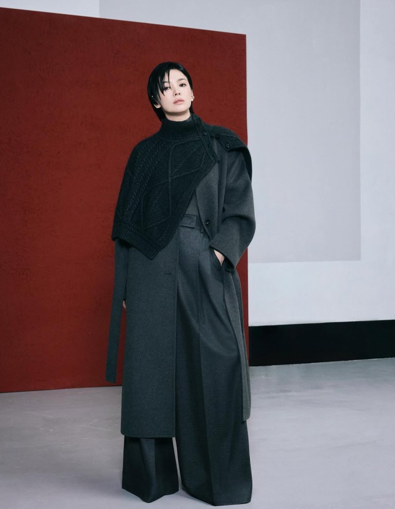 44세 송혜교 나이 무색한 미모…똑단발 소화