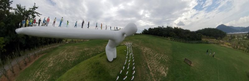 산이정원 내 최고의 포토스팟으로 꼽히는 '브릿지 오브 휴먼'. 사진=박범준 기자