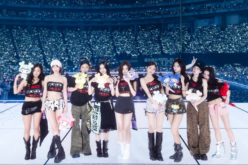 트와이스, 6번째 월드투어 자체 최대규모…세계 42개 지역 56회 공연