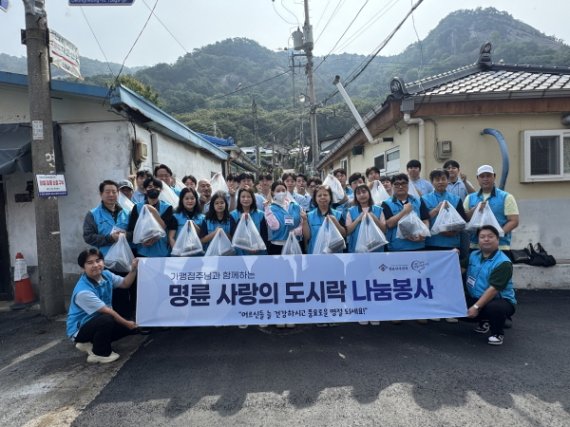 명륜진사갈비, 추석 맞아 5년째 홀몸 어르신 위한 도시락 봉사 실시