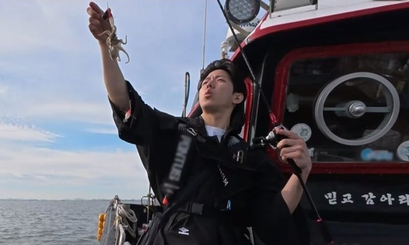 '나혼산' 데이식스 도운, 쾌남 일상…기안84·구성환 잇는 선크림 세수