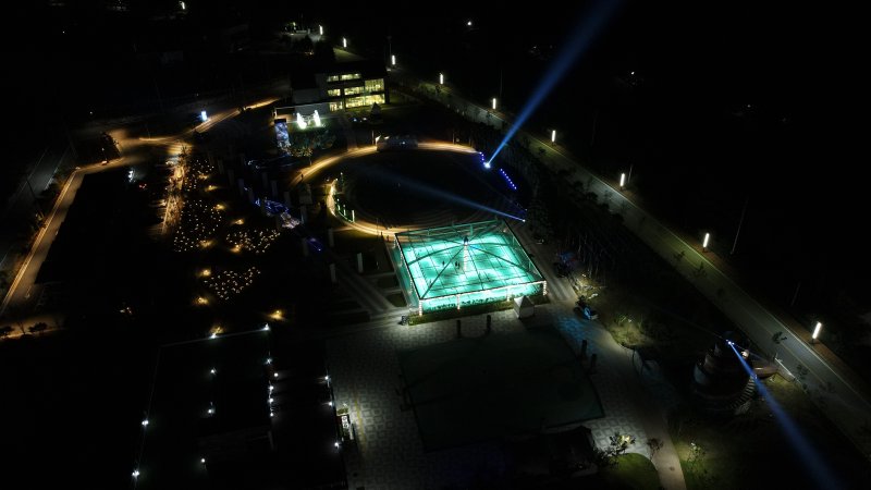 '2025 평창 에코 라이트'가 오는 3~12일 오후 6시~8시 30분 강원 평창군 평창읍 노람들 에코랜드에서 열리는 가운데, 평창군이 개최 하루 전인 2일 오후 7시 드론으로 행사장을 촬영한 사진. (평창군 제공. 재판매 및 DB금지) 2025.10.2/뉴스1