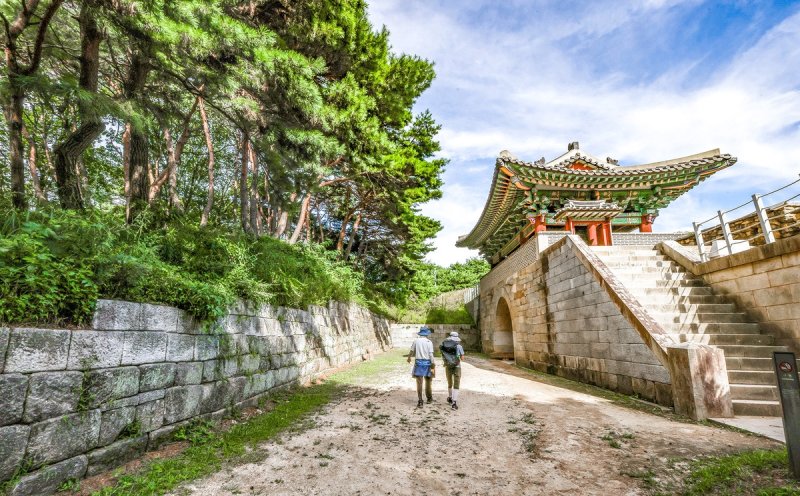 [걷고 싶은 길] 가을 예감 청주 상당산성 둘레길 (출처=연합뉴스)