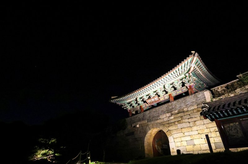 [걷고 싶은 길] 가을 예감 청주 상당산성 둘레길 (출처=연합뉴스)