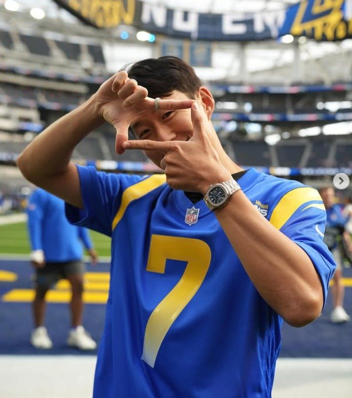 미국프로풋볼(NFL) LA 램스 홈구장을 방문한 손흥민. 뉴스1