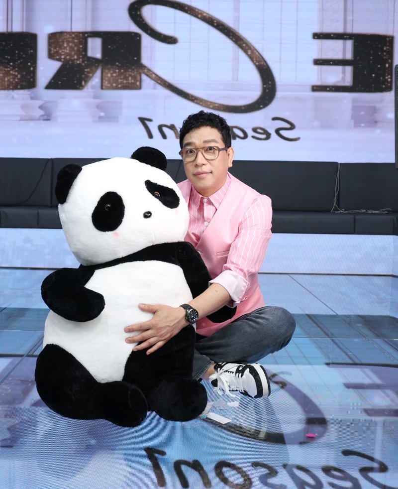 [뉴스1 ★]강병규 ‘더 크루’ 녹화 현장 공개…대본부터 리허설까지 꼼꼼하게