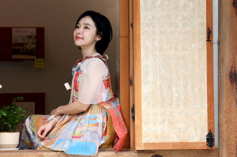 홍자 "추석에 딱인 '내 딸아'…많은 위로되길 바라요" [한복인터뷰]①