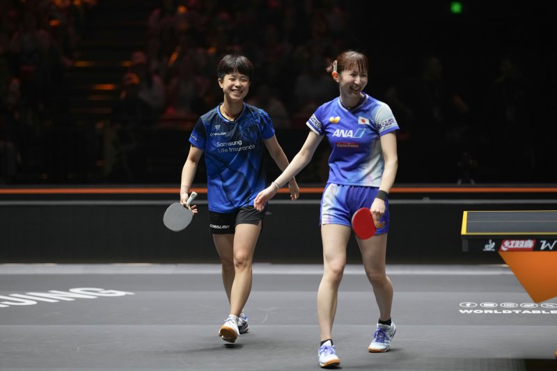 [베이징=신화/뉴시스] 2025 월드테이블테니스(WTT) 중국 스매시 여자복식 준우승을 달성한 주천희(왼쪽)-사설 바카라 히나(일본) 조. 2025.10.01.