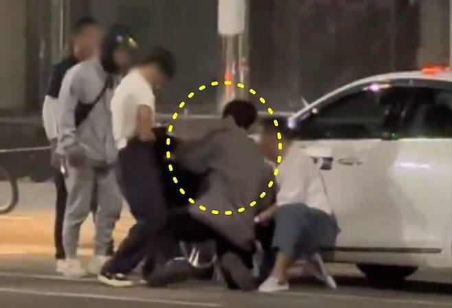 '택시기사 폭행' 취객 제압한 男 놀라운 정체