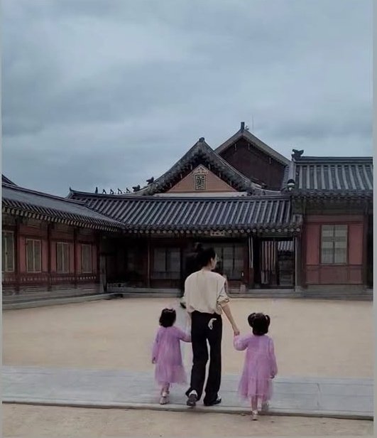 성유리, 쌍둥이 딸들 첫 공개…추석 맞아 고궁 나들이 [N샷]