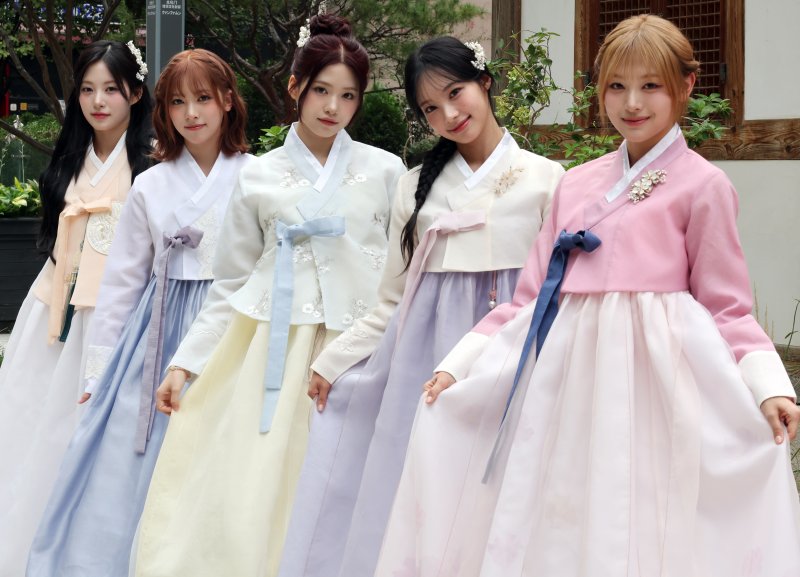 리센느 "'명곡 맛집' 수식어 뿌듯…이 정도 반응 상상 못해" [한복인터뷰]①