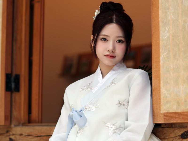 리센느 "'명곡 맛집' 수식어 뿌듯…이 정도 반응 상상 못해" [한복인터뷰]①